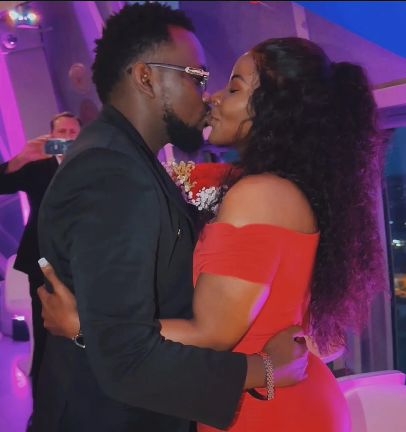 Levixone brings dating rumors to an end with a proposal to Desire Luzinda